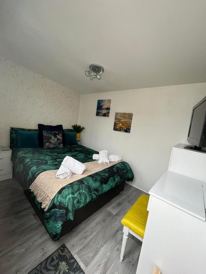The Chuff Cabin Apartment เซนต์จัสต์ ภายนอก รูปภาพ