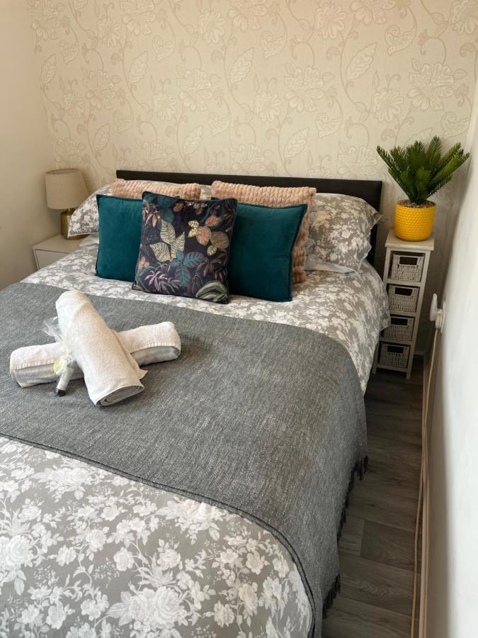 The Chuff Cabin Apartment เซนต์จัสต์ ภายนอก รูปภาพ