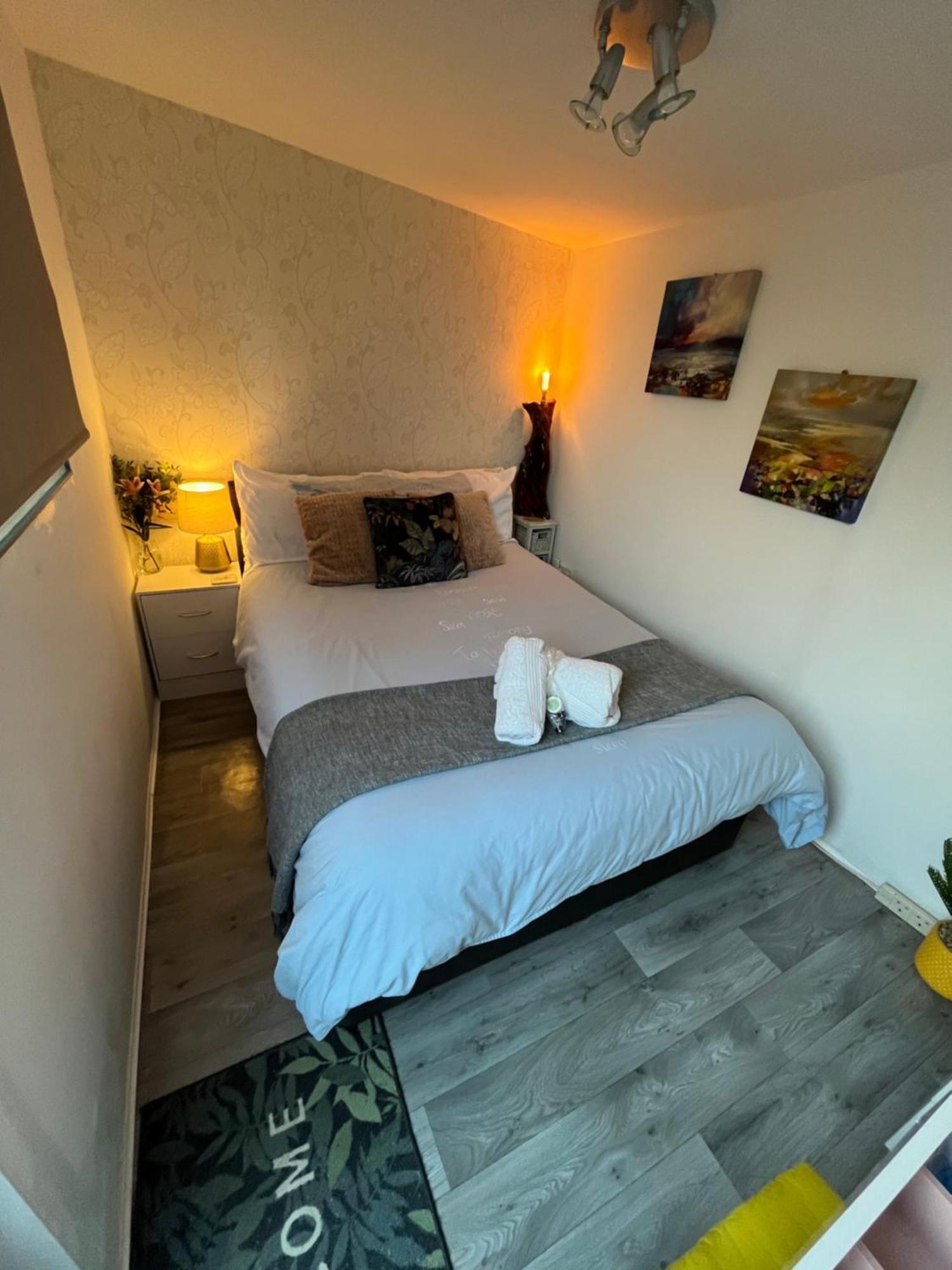 The Chuff Cabin Apartment เซนต์จัสต์ ภายนอก รูปภาพ