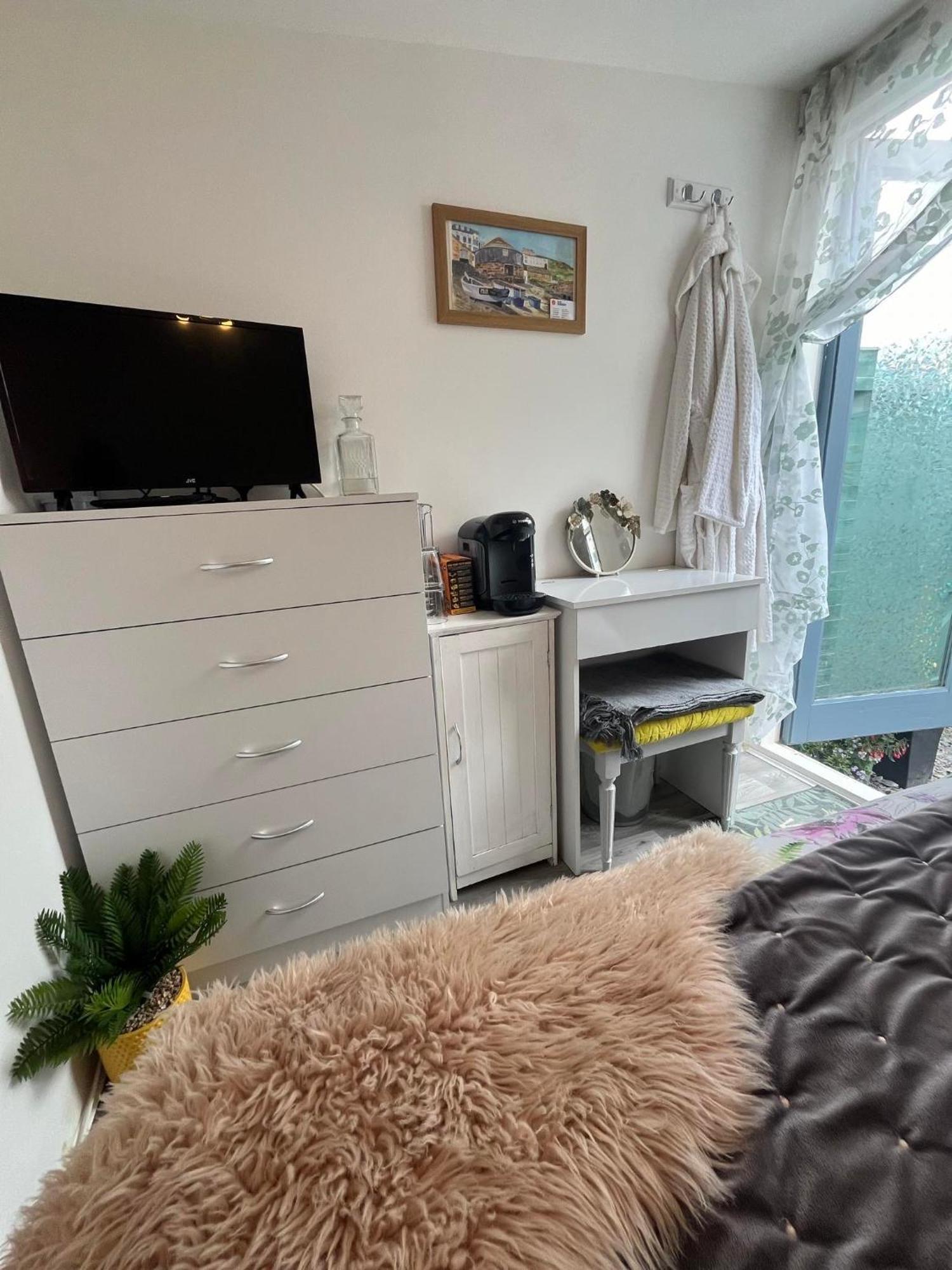 The Chuff Cabin Apartment เซนต์จัสต์ ภายนอก รูปภาพ